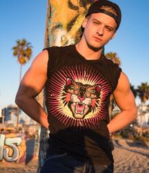 RENAN CORBANI - BRAZILIAN MALE MODEL 616243201d202.jpg