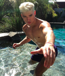 LUCAS DELL - ITALIAN MODEL 616421c55f4aa.png