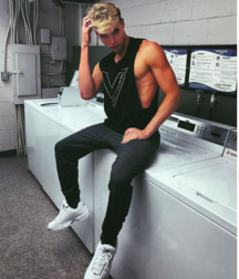 LUCAS DELL - ITALIAN MODEL 616421e807bd9.png