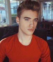 LUCAS DELL - ITALIAN MODEL 616422056631e.jpg