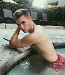 LUCAS DELL - ITALIAN MODEL 6164223cc07db.jpg
