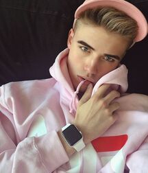 LUCAS DELL - ITALIAN MODEL 6164225ce9a7d.jpg