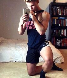 LUCAS DELL - ITALIAN MODEL 6164225e96041.jpg