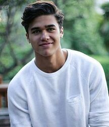 LAURENCE COKE - AMERICAN MODEL 6172c5e77e9b3.jpg