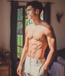 LAURENCE COKE - AMERICAN MODEL 6172c6097e5bd.jpg
