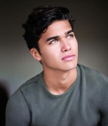 LAURENCE COKE - AMERICAN MODEL 6172c694743f3.jpg