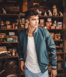 LAURENCE COKE - AMERICAN MODEL 6172c6a6bbc8c.jpg