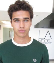 LAURENCE COKE - AMERICAN MODEL 6172c6a86b493.jpg
