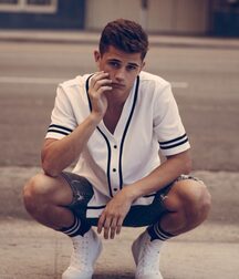 HUNTER THOMPSON - AMERICAN MODEL 6173cce97e385.jpg