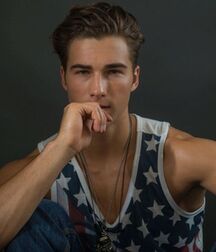 NIC PALLADINO - AMERICAN MODEL  617573ef9819c.jpg