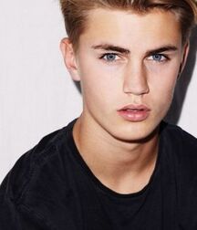 SAMUEL (SAM) HARWOOD - ENGLAND MODEL 61769e9def055.jpg