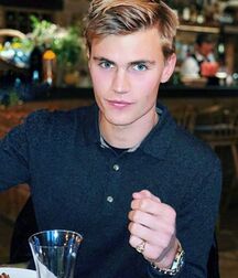 SAMUEL (SAM) HARWOOD - ENGLAND MODEL 61769ee2dbb9e.jpg