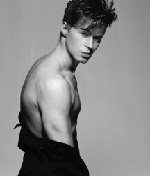 MATHEUS HENK - BRAZILIAN MODEL 617949a44eec0.jpg