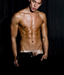 MATHEUS HENK - BRAZILIAN MODEL 617949d0c9ed9.jpg