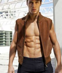 LUCAS MEDEIROS - BRAZILIAN MODEL 617ab589366b6.jpg