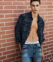 TREVOR MITCHELL - CUTE MODEL 617ab69ac15c1.jpg