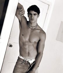 SERGIO PERDOMO - COLOMBIAN MODEL 617e25aea0664.jpg