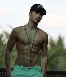 REMI BAKER - FRENCH MODEL 618570cbf13f7.jpg