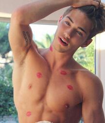REMI BAKER - FRENCH MODEL 61857114a1d56.jpg