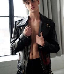 JOSHUA HONEYCUTT - AMERICAN MODEL 6187e96e3be44.jpg