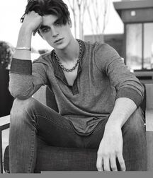 JOSHUA HONEYCUTT - AMERICAN MODEL 6187e96fe9fe3.jpg