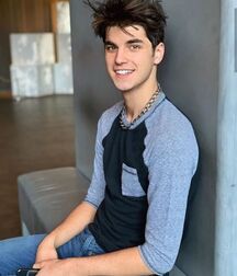 JOSHUA HONEYCUTT - AMERICAN MODEL 6187e97958b8c.jpg