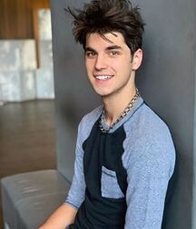 JOSHUA HONEYCUTT - AMERICAN MODEL 6187e9817d871.jpg