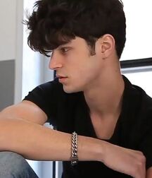 JOSHUA HONEYCUTT - AMERICAN MODEL 6187e9a085b80.jpg