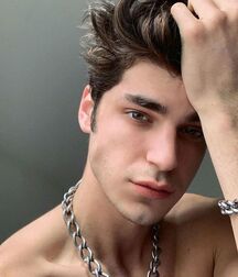 JOSHUA HONEYCUTT - AMERICAN MODEL 6187e9a91c085.jpg