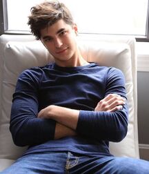 JOSHUA HONEYCUTT - AMERICAN MODEL 6187e9ac5e4ac.jpg