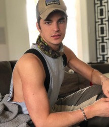 JOSHUA HONEYCUTT - AMERICAN MODEL 6187ea46a60aa.jpg