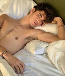 JOSHUA HONEYCUTT - AMERICAN MODEL 6187ea67e979e.jpg
