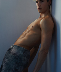 ALEX RENDELL - AUSTRALIAN MODEL 618bcdd0d640d.jpg