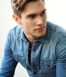MARCUS HEDBRANDH - Swedish model 6190d70f811be.jpg