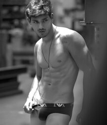 RAMON CECCARELLI - BRAZILIAN MODEL 619a6b1559776.jpg