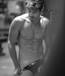 RAMON CECCARELLI - BRAZILIAN MODEL 619a6b19b0844.jpg