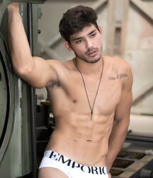 RAMON CECCARELLI - BRAZILIAN MODEL 619a6b2955ae0.jpg