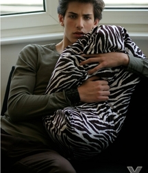 ALEND KING - AUSTRIAN MALE MODEL 619a6cdd00d3c.jpg