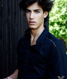 ALEND KING - AUSTRIAN MALE MODEL 619a6cf0d5005.jpg
