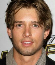 DREW VAN ACKER - AMERICAN MODEL 619bac96647c6.jpg