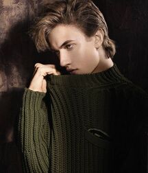 LUCKY BLUE SMITH - AMERICAN MODEL 619f91b1f376f.jpg