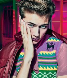 LUCKY BLUE SMITH - AMERICAN MODEL 619f91b41fe46.jpg