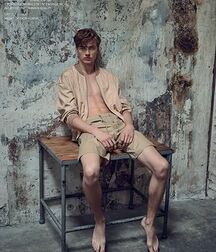 LUCKY BLUE SMITH - AMERICAN MODEL 619f91bb4f515.jpg