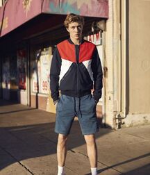 LUCKY BLUE SMITH - AMERICAN MODEL 619f91c246abe.jpg