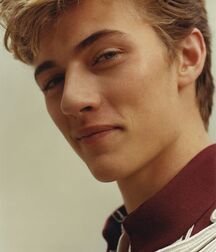 LUCKY BLUE SMITH - AMERICAN MODEL 619f91e48ea18.jpg