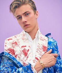 LUCKY BLUE SMITH - AMERICAN MODEL 619f91e7ea97b.jpg