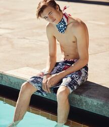LUCKY BLUE SMITH - AMERICAN MODEL 619f91e989ac6.jpg
