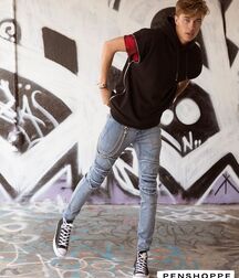 LUCKY BLUE SMITH - AMERICAN MODEL 619f91eb53caf.jpg