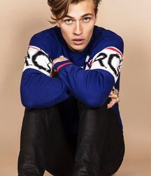 LUCKY BLUE SMITH - AMERICAN MODEL 619f9213125d5.jpg