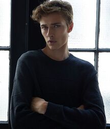 LUCKY BLUE SMITH - AMERICAN MODEL 619f921a0e144.jpg
